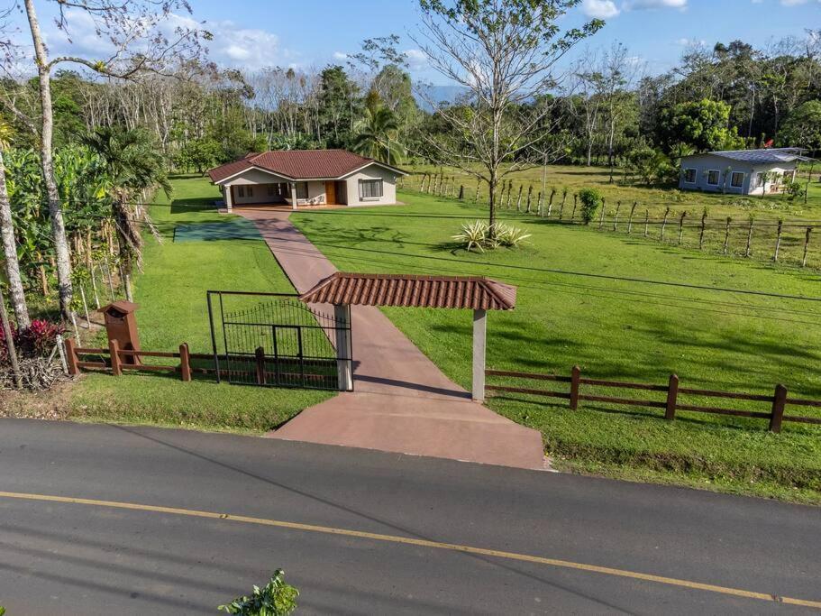 Casa Roble Fortuna La Fortuna Екстериор снимка
