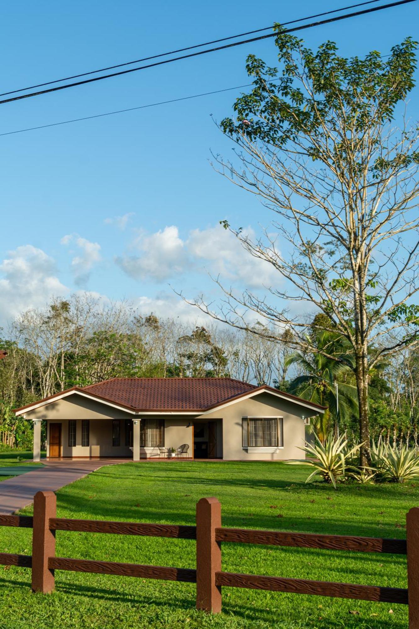 Casa Roble Fortuna La Fortuna Екстериор снимка