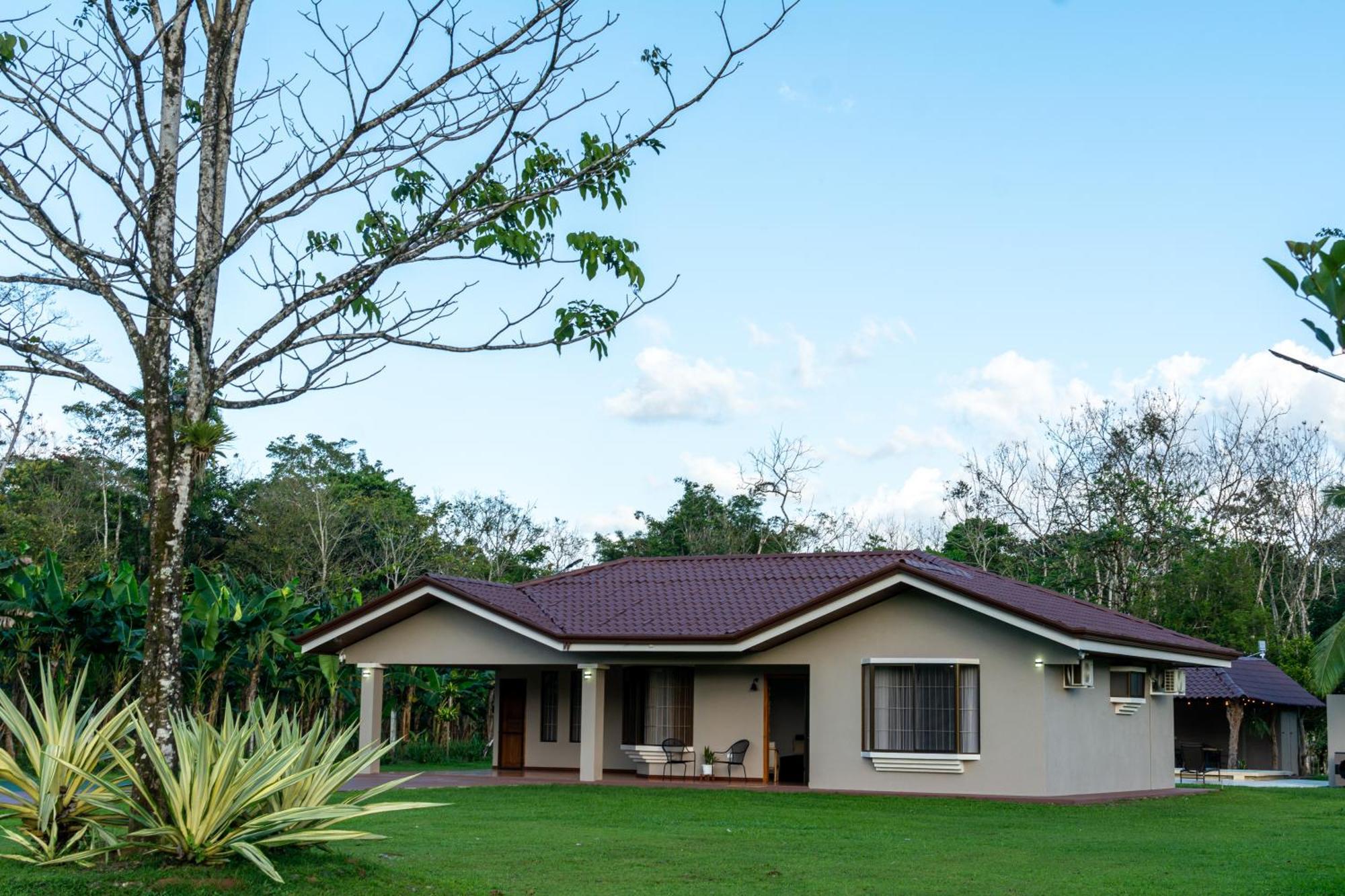 Casa Roble Fortuna La Fortuna Екстериор снимка